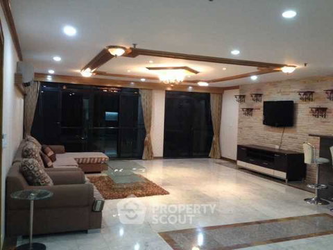 Spacious 3-BR 195 Sqm At Baan Phrom Phong Near MRT Phetchaburi (ID 510552)