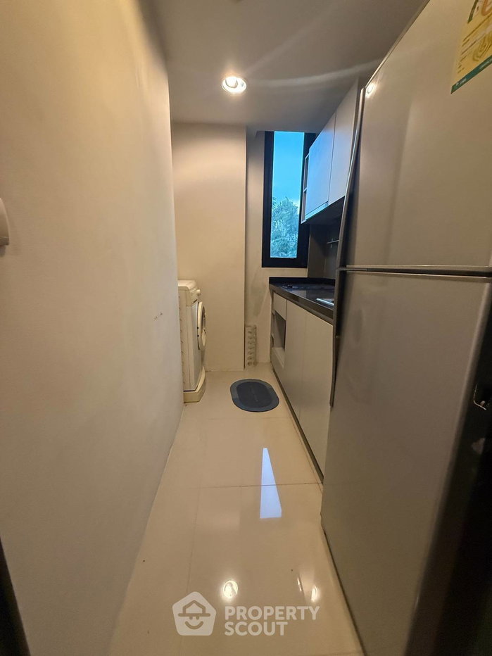 picture 300m To BTS Ekkamai | 1-BR Zenith Place Sukhumvit 42 Condominium (ID 3195457) - 10/11