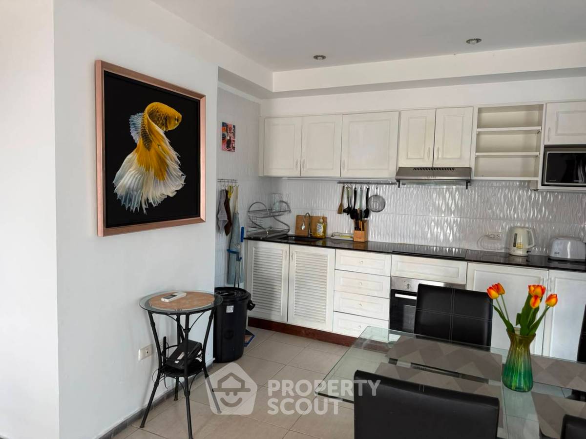picture Spacious 1-BR 99 Sqm At Pattaya Hill Resort, Phratamnak (ID 3197464) - 13/17