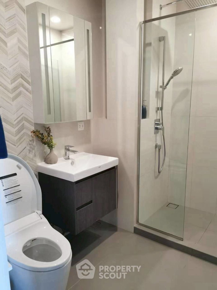 picture 15th-Floor 1-BR At Oka Haus Sukhumvit 36 Near BTS Thong Lor (ID 2365368) - 2/12