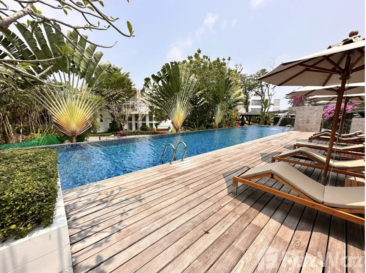 picture Renovated 2 Bedroom Full Sea View Foreign Freehold Condo 6660147 - 10/13