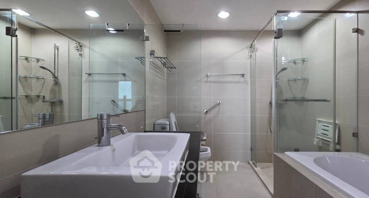 picture 40th-Floor 3-BR Condo At Belle Grand Rama 9 Near MRT Phra Ram 9 (ID 3201507) - 8/16