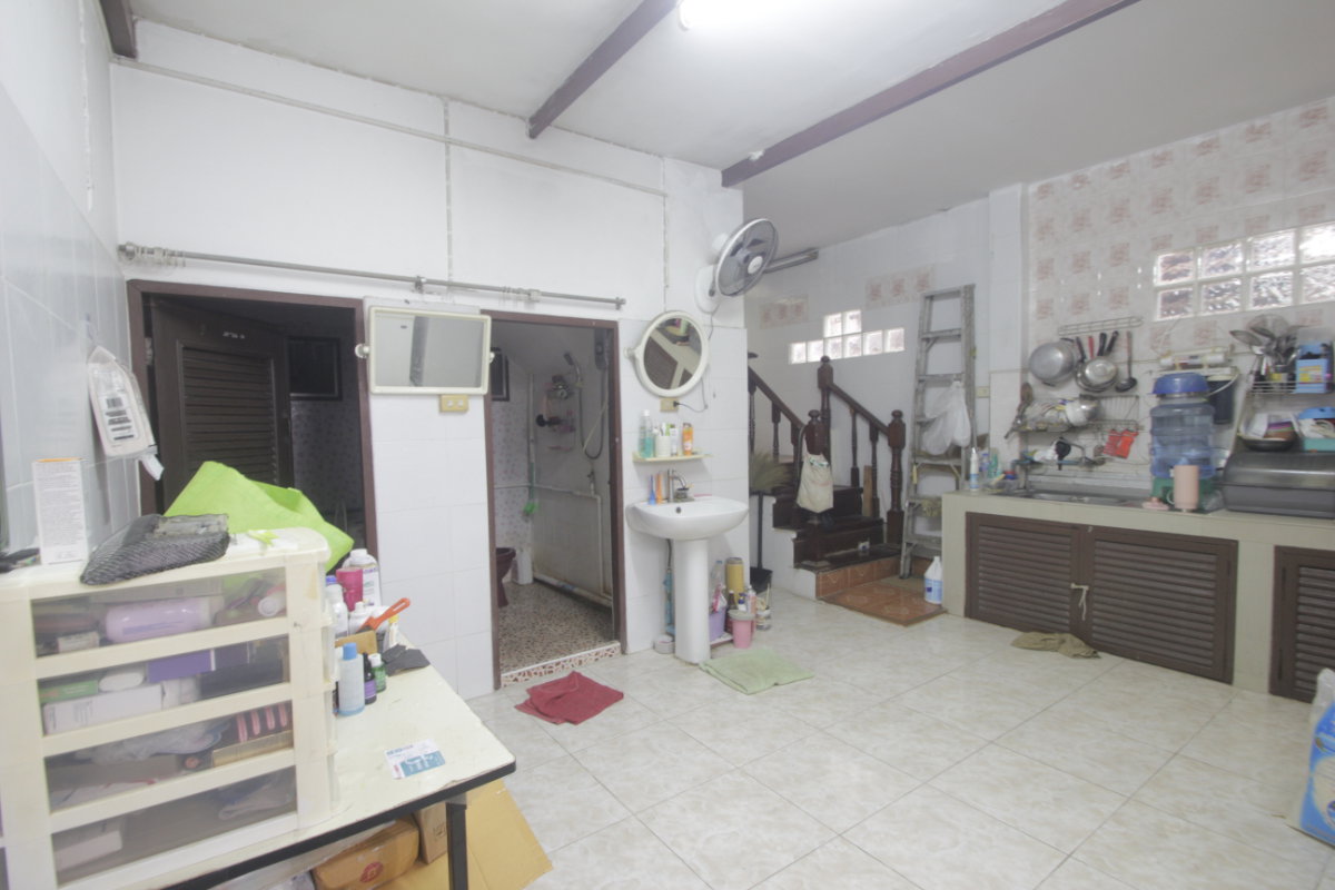รูป บ้านเดี่ยว2ชั้น 30ตารางวา พุทธมณฑลสาย3 ซ.2 ถ.ทวีวัฒนา ริมถนนเมน หลังบิ๊กซีเพชรเกษม-สาย3 บ้านนอกโครงการอิสระไม่มีค่าส่วนกลาง เดินทางสะดวก ใกล้ถนนใหญ่ - รูปที่ 16/23