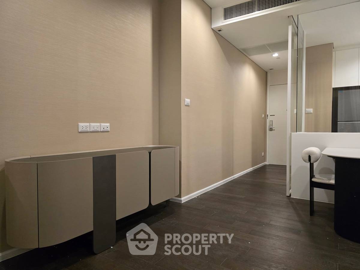 picture 33rd-Floor 2-BR The Saint Residences, 100m To MRT Phahon Yothin (ID 3201496) - 5/13