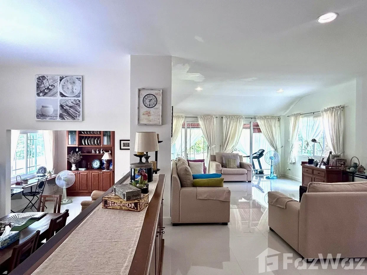 picture Spacious 3-bedroom Hillside Corner House with Large Plot 6674292 - 14/28