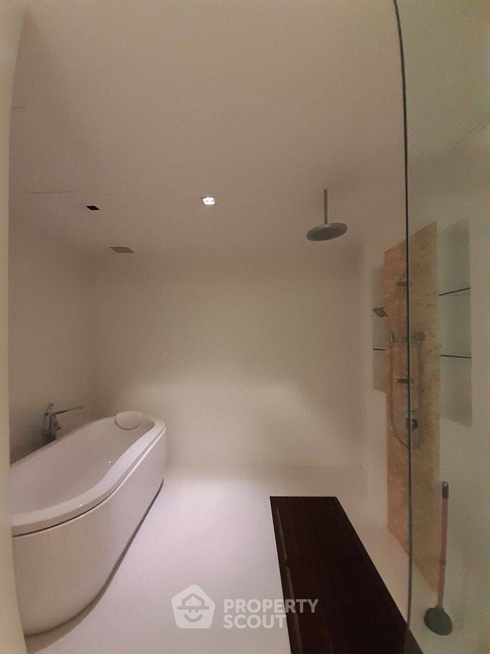 picture Pet-Friendly 28th-Floor 2-BR At The Lakes Bangkok, 300m To BTS Asoke (ID 2244577) - 8/16