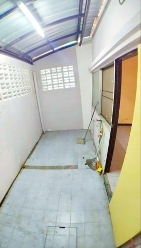 5-bed townhouse for rent, 240 sqm, 20 sq wah, Saphan Sung