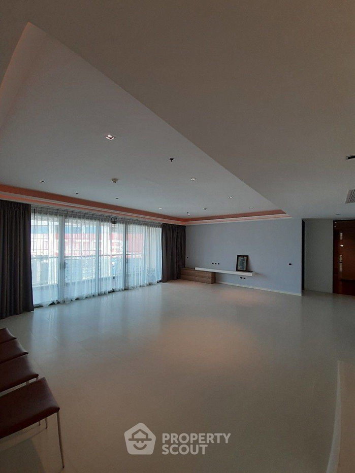 picture Pet-Friendly 28th-Floor 2-BR At The Lakes Bangkok, 300m To BTS Asoke (ID 2244577) - 12/16