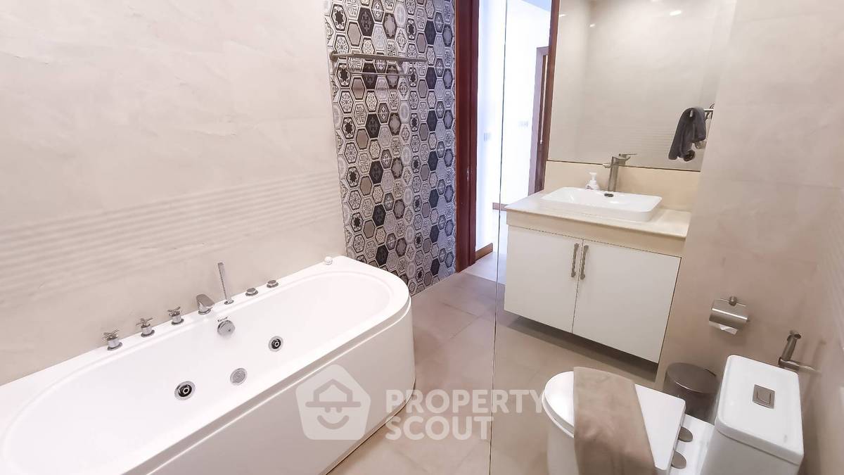 รูป คอนโด 2 ห้องนอน ขนาด 150 ตารางเมตร Q Conzept Condominium กะรน (ID 3198583) - รูปที่ 17/20