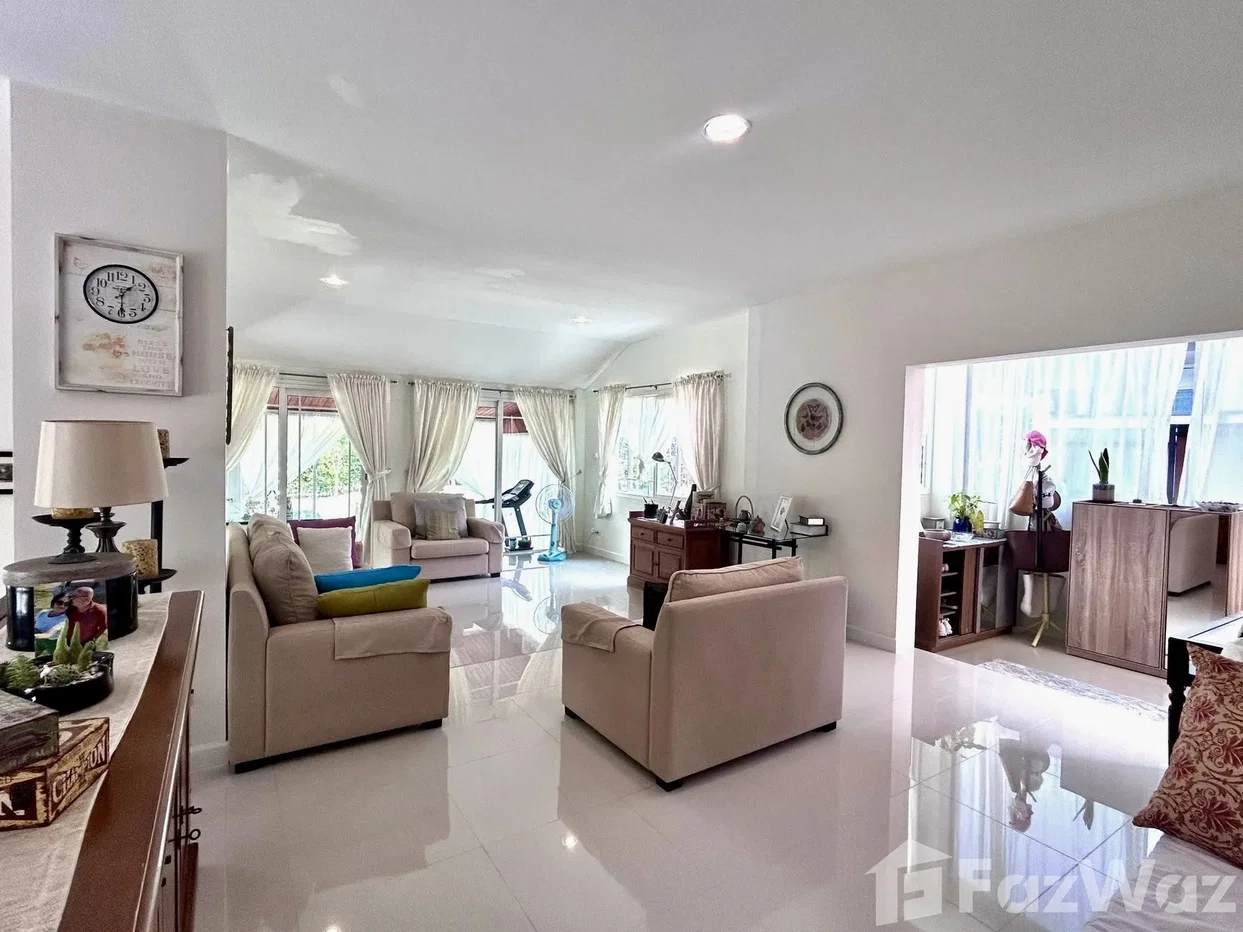 picture Spacious 3-bedroom Hillside Corner House with Large Plot 6674292 - 26/28