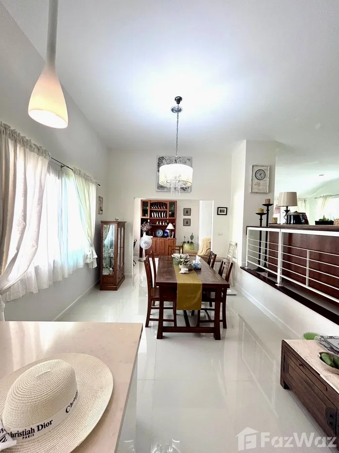 picture Spacious 3-bedroom Hillside Corner House with Large Plot 6674292 - 9/28