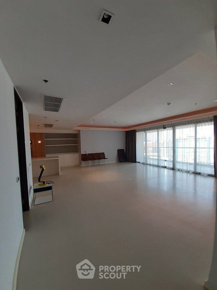picture Pet-Friendly 28th-Floor 2-BR At The Lakes Bangkok, 300m To BTS Asoke (ID 2244577) - 11/16