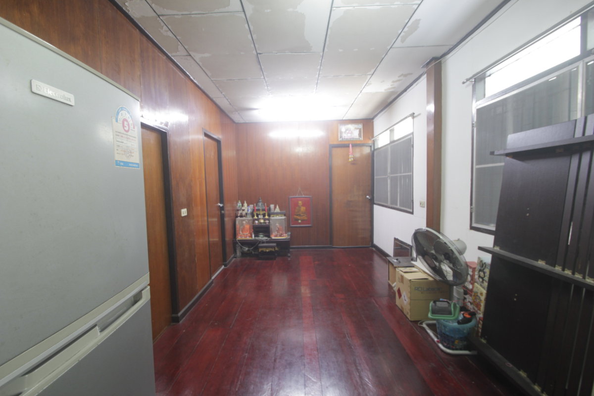 รูป บ้านเดี่ยว2ชั้น 30ตารางวา พุทธมณฑลสาย3 ซ.2 ถ.ทวีวัฒนา ริมถนนเมน หลังบิ๊กซีเพชรเกษม-สาย3 บ้านนอกโครงการอิสระไม่มีค่าส่วนกลาง เดินทางสะดวก ใกล้ถนนใหญ่ - รูปที่ 22/23