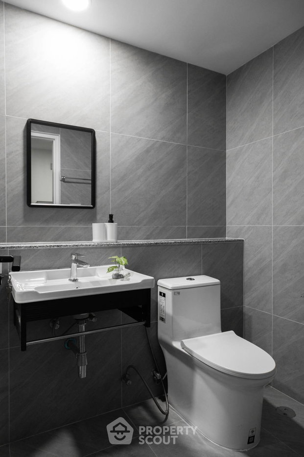 picture 15th-Floor 2-BR Condo At Baan Nonsi, Thanon Chan (ID 2198492) - 16/21