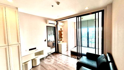 Condos for sale : 18th-Floor 1-BR 300m To MRT Sirindhorn | Urbano Rajavithi (ID 1706788)