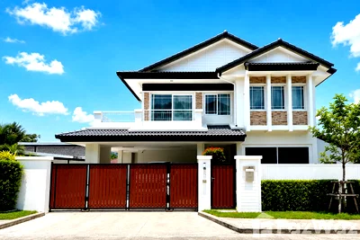 Houses for sale Phuket : Spacious 3-bedroom Hillside Corner House with Large Plot 6674292