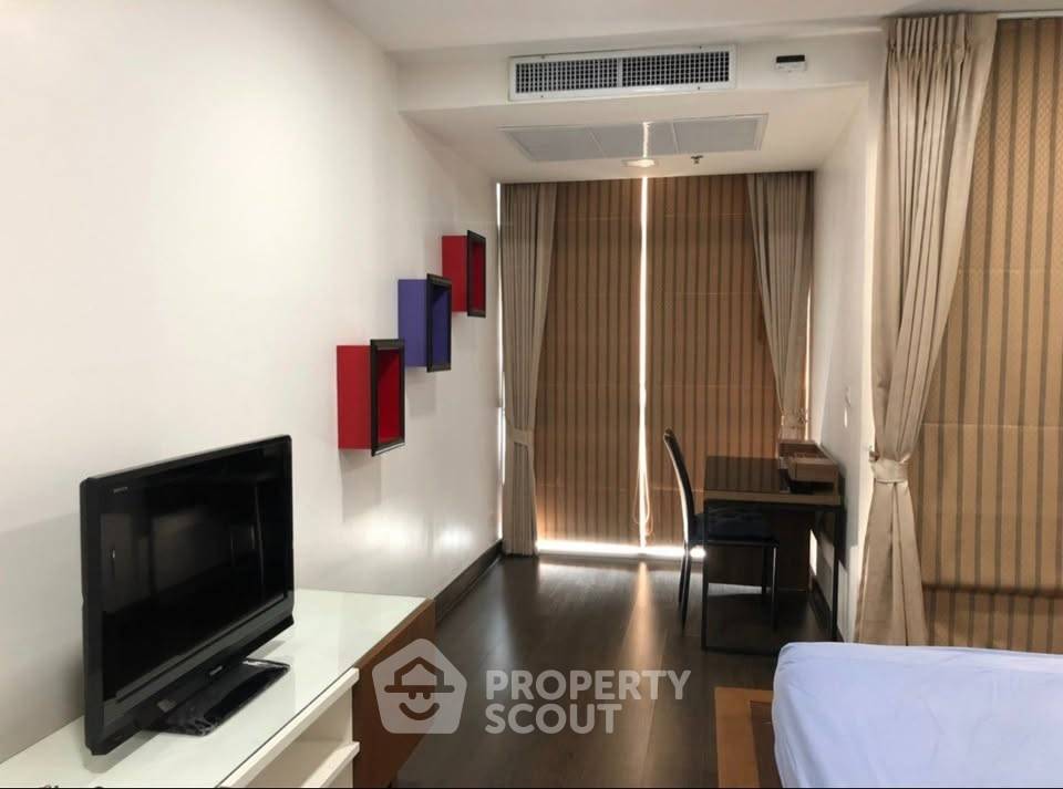 รูป ใกล้ BTS Ekkamai เพียง 60 ม. | 1-BR Nusasiri Grand Condominium (ID 3201206) - รูปที่ 2/8