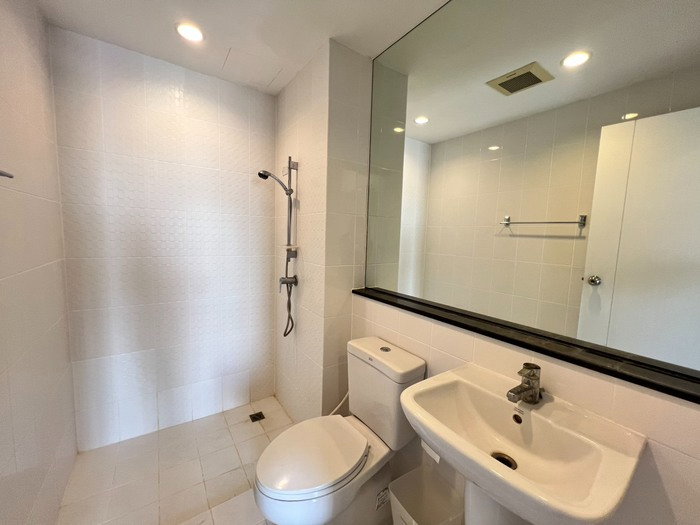 รูป [ปล่อยเช่า] คอนโด เดอะทรี อินเตอร์เชนจ์    2 ห้องนอน 2 ห้องน้ำ  ขนาด 58 ตร.ม.  - รูปที่ 12/41