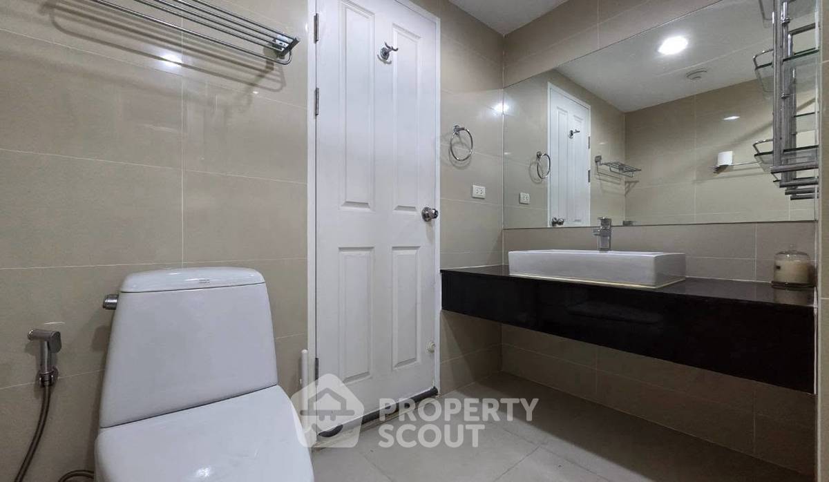 picture 40th-Floor 3-BR Condo At Belle Grand Rama 9 Near MRT Phra Ram 9 (ID 3201507) - 12/16