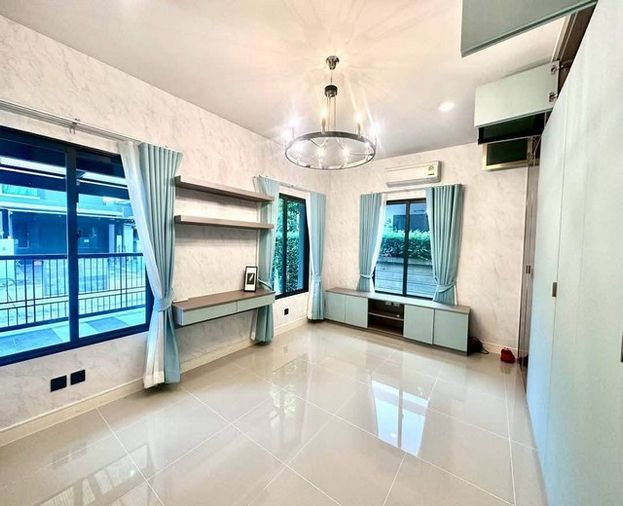 4-bed house for rent, 185 sqm, 62.5 sq wah, Setthasiri Krungthep Kreetha