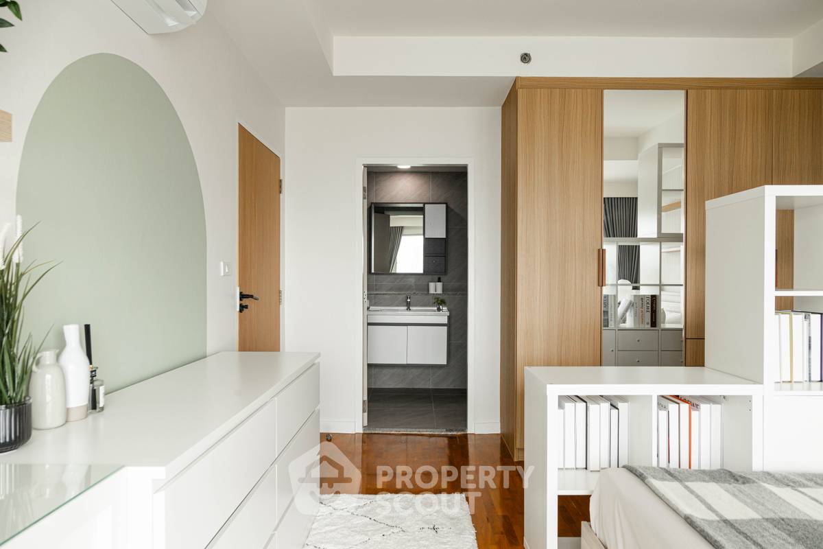 picture 15th-Floor 2-BR Condo At Baan Nonsi, Thanon Chan (ID 2198492) - 5/21