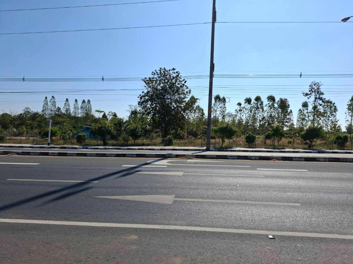 รูป ขายที่ดิน 5 ไร่ ติดถนนใหญ่ 4 เลน อำเภอเมืองหนองบัวลำภู หน้ากว้าง 72 เมตร ราคา 4,999,000 บาท - รูปที่ 4/7