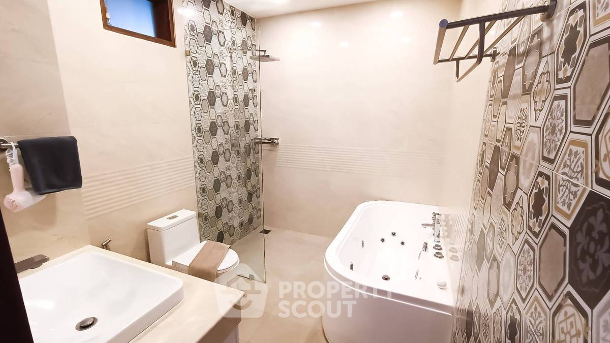 รูป คอนโด 2 ห้องนอน ขนาด 150 ตารางเมตร Q Conzept Condominium กะรน (ID 3198583) - รูปที่ 16/20