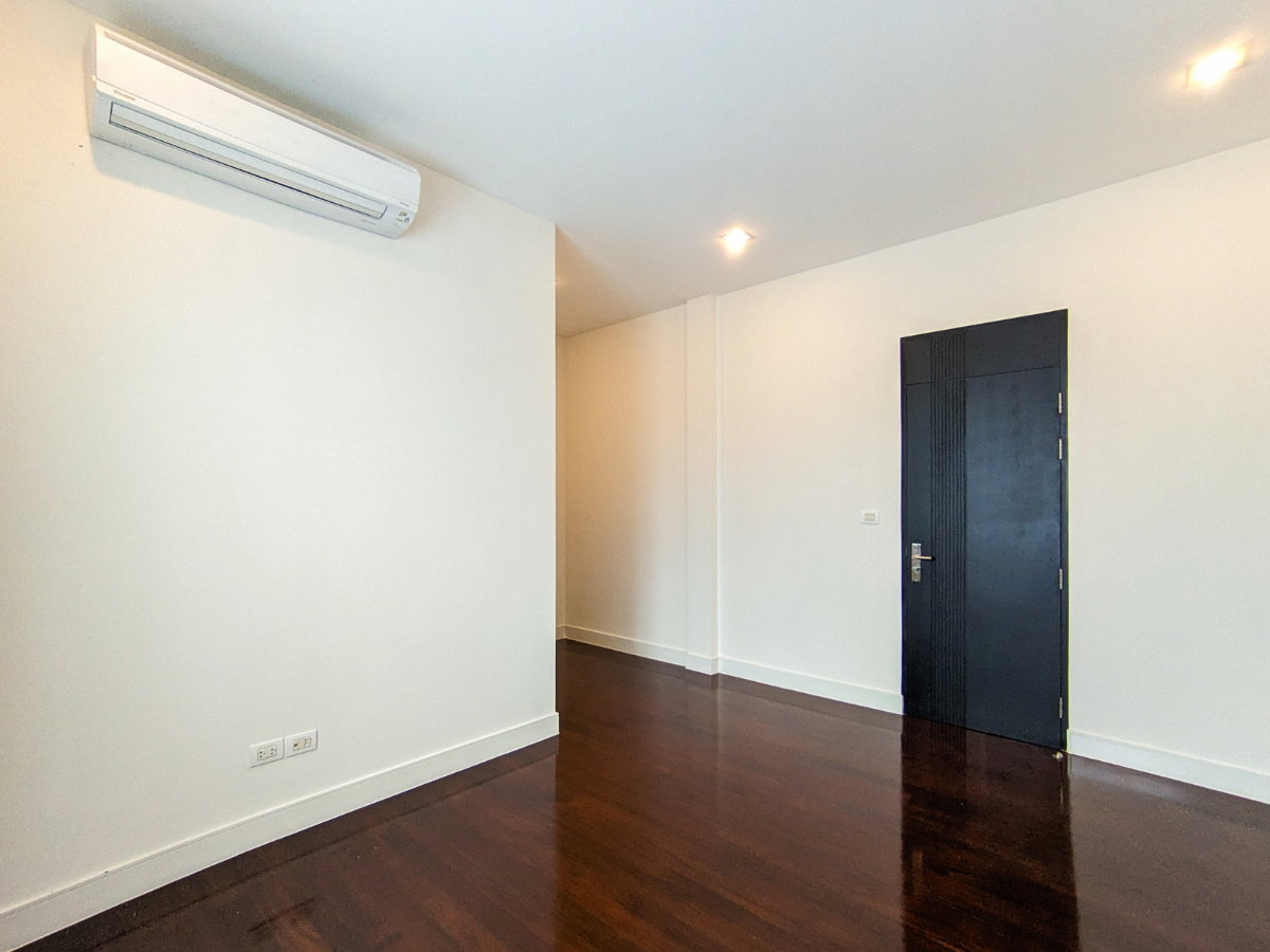 picture (LH) Ladawan Rattanathibet, 200.3 sq. wah, 4 Bed, 4 Bath, 1 Maid, next to MRT Bang R - 22/26