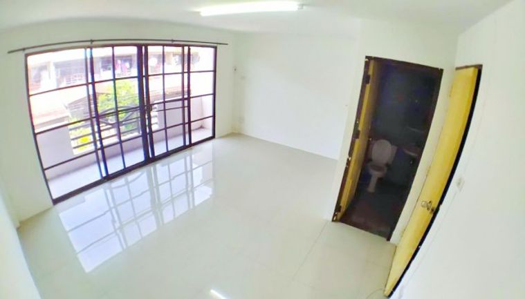 5-bed townhouse for rent, 240 sqm, 20 sq wah, Saphan Sung