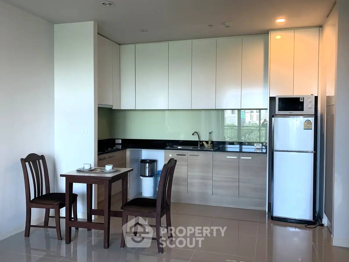 picture 1-BR 68 Sqm Attractively Priced Condo, Circle Condominium Near MRT Phetchaburi (ID 2977758) - 3/11