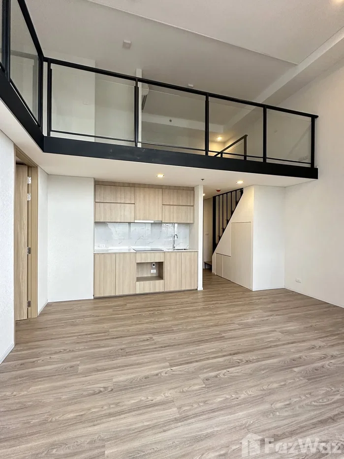 รูป Duplex 2BR with River View | 300m to BTS On Nut 6681955 - รูปที่ 2/15