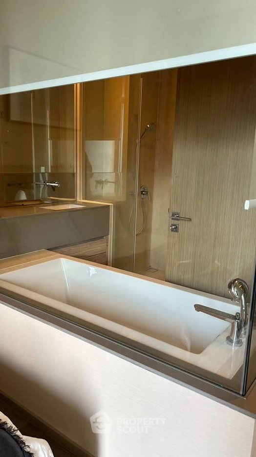 picture 48 Sqm 1-BR At The Esse Asoke Near MRT Sukhumvit (ID 3133260) - 4/12