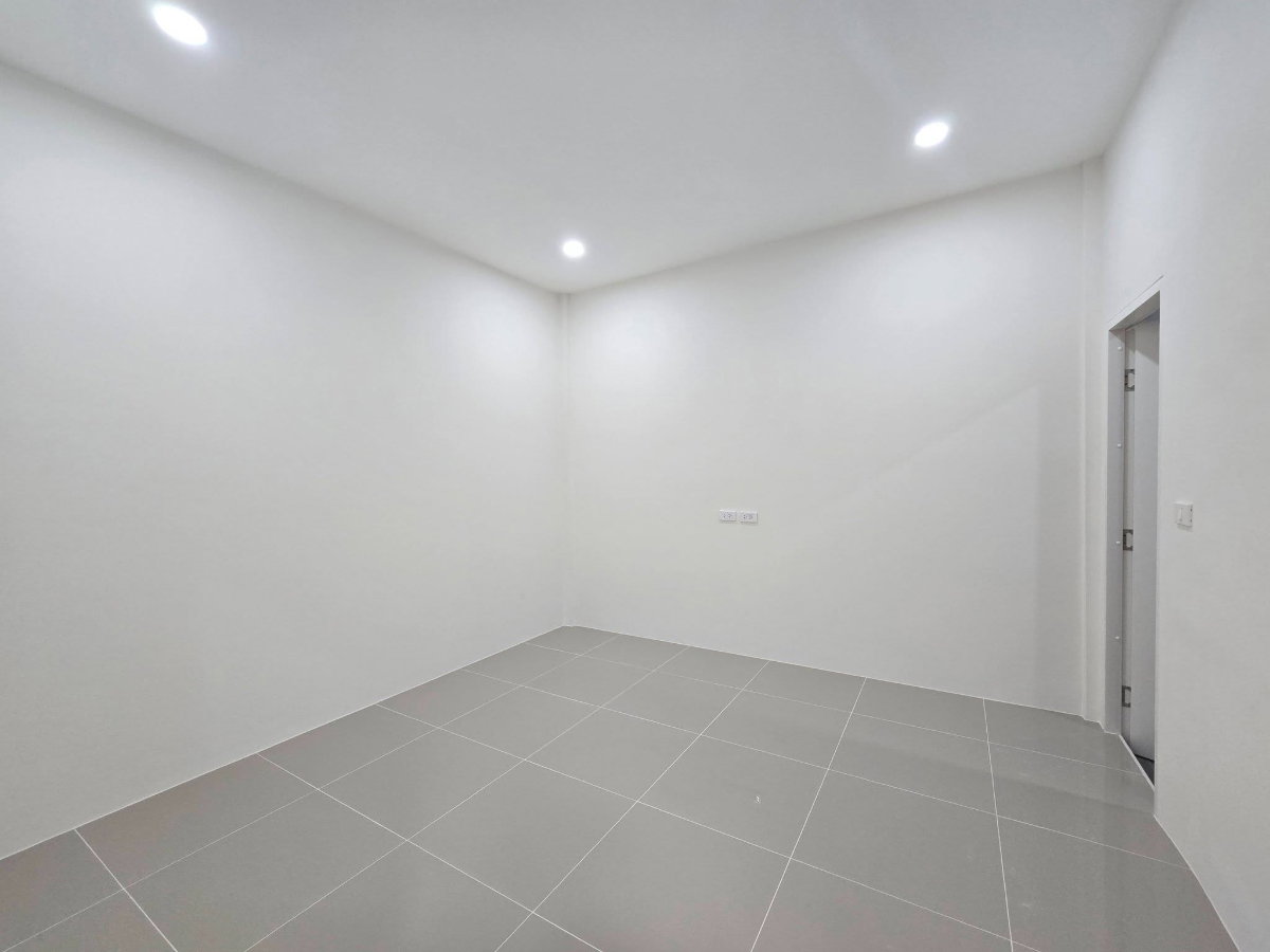 รูป 🏡 ขายทาวน์เฮ้าส์ มบ.เจ้าฟ้า ดาวรุ่ง | ✨ 3.69 ล้านบาท | พร้อมอยู่ - รูปที่ 5/13