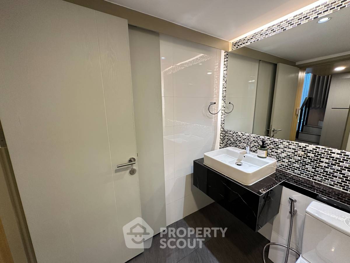 picture 16th-Floor 2-BR Knightsbridge Space Ratchayothin BTS Ratchayothin (ID 668696) - 19/35