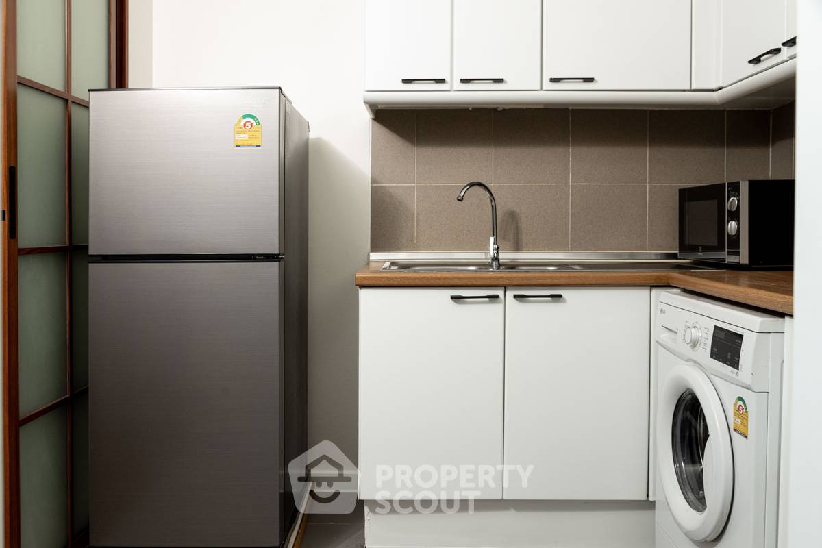 picture 15th-Floor 2-BR Condo At Baan Nonsi, Thanon Chan (ID 2198492) - 14/21