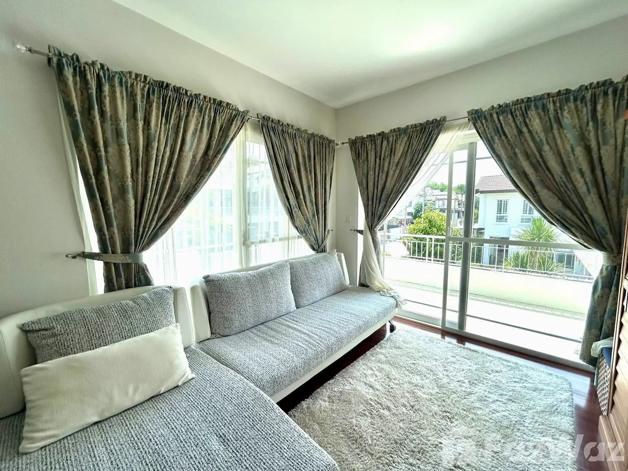 picture Spacious 3-bedroom Hillside Corner House with Large Plot 6674292 - 13/28
