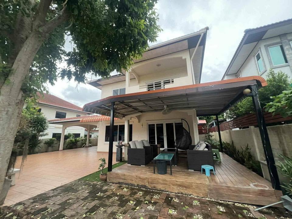 รูป 🏝️ขาย บ้านเดี่ยวต่อเติมพร้อมอยู่ หมู่บ้าน รอยัล วิว วิลเลจ พัทยา ซอยชัยพฤกษ์ 2 เนื้อที่ใหญ่ 89 ตร.ว. ✅ทำเลใกล้หาดจอมเทียน - รูปที่ 2/13