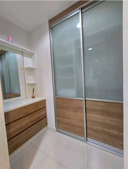 รูป ## IDEO Ladprao 5 | ห้อง 1 Bedroom 34 ตร.ม. ติดถนนใหญ่ เชื่อมต่อทั้ง **MRT พหลโยธิน และ BTS ห้าแยกลาดพร้าว** เครื่องซักผ้าใหม่ - รูปที่ 5/16