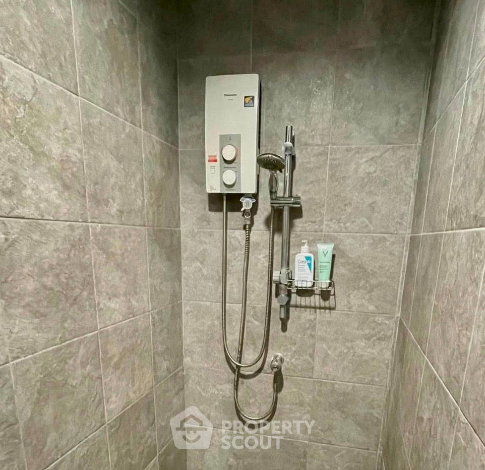 picture 2-BR Condo At A Space Asoke-Ratchada Near MRT Phra Ram 9 (ID 3195742) - 3/6
