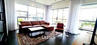 Condos for rent : 255 sqm modern 4 bedroom condo in Phra Khanong Nuea Bangkok