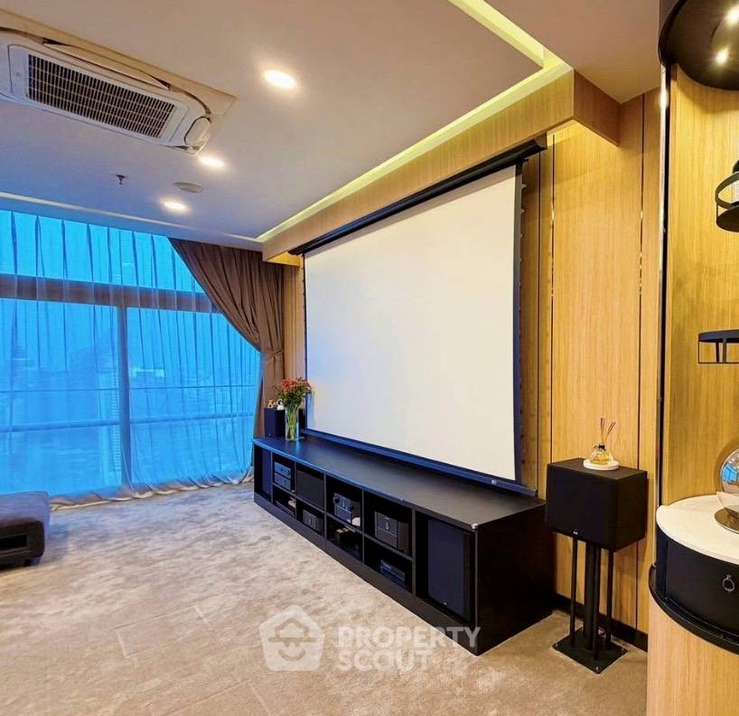 picture 43rd-Floor 3-BR 411 Sqm, Circle Living Prototype New Petchburi, MRT Phetchaburi (ID 3201484) - 2/11
