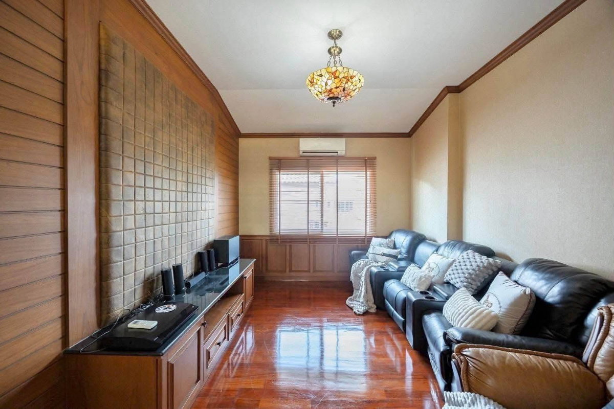 รูป บ้านเช่าในโครงการ4 ห้องนอน 4 ห้องน้ำ พร้อมอยู่ ใกล้โรงเรียนนานาชาติลานนา หางดง-เชียงใหม่ (RA1433) T.0946511456 - รูปที่ 17/19