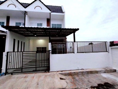Townhouses for sale The Brio Mall : For Sale Townhouse/Townhome  , Baan Suktawee Village , Salathammasop Sop , Thawi Watthana , Bangkok , CX-126716 ✅ Live chat with us ADD LINE @connexproperty ✅