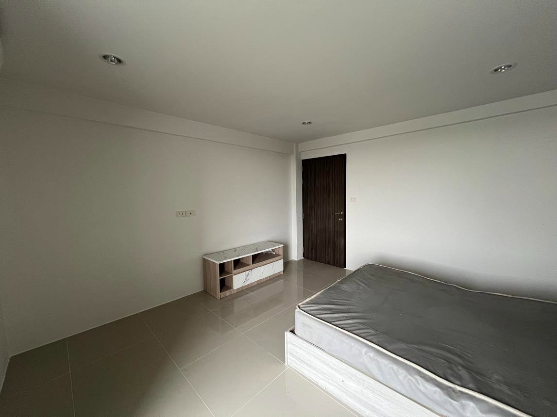 รูป 🔥 ขายคอนโดราคาดี กรีน พอยท์ | Green Point (Chueam Samphan Condominium) | ใกล้ MRT มีนบุรี - รูปที่ 2/5