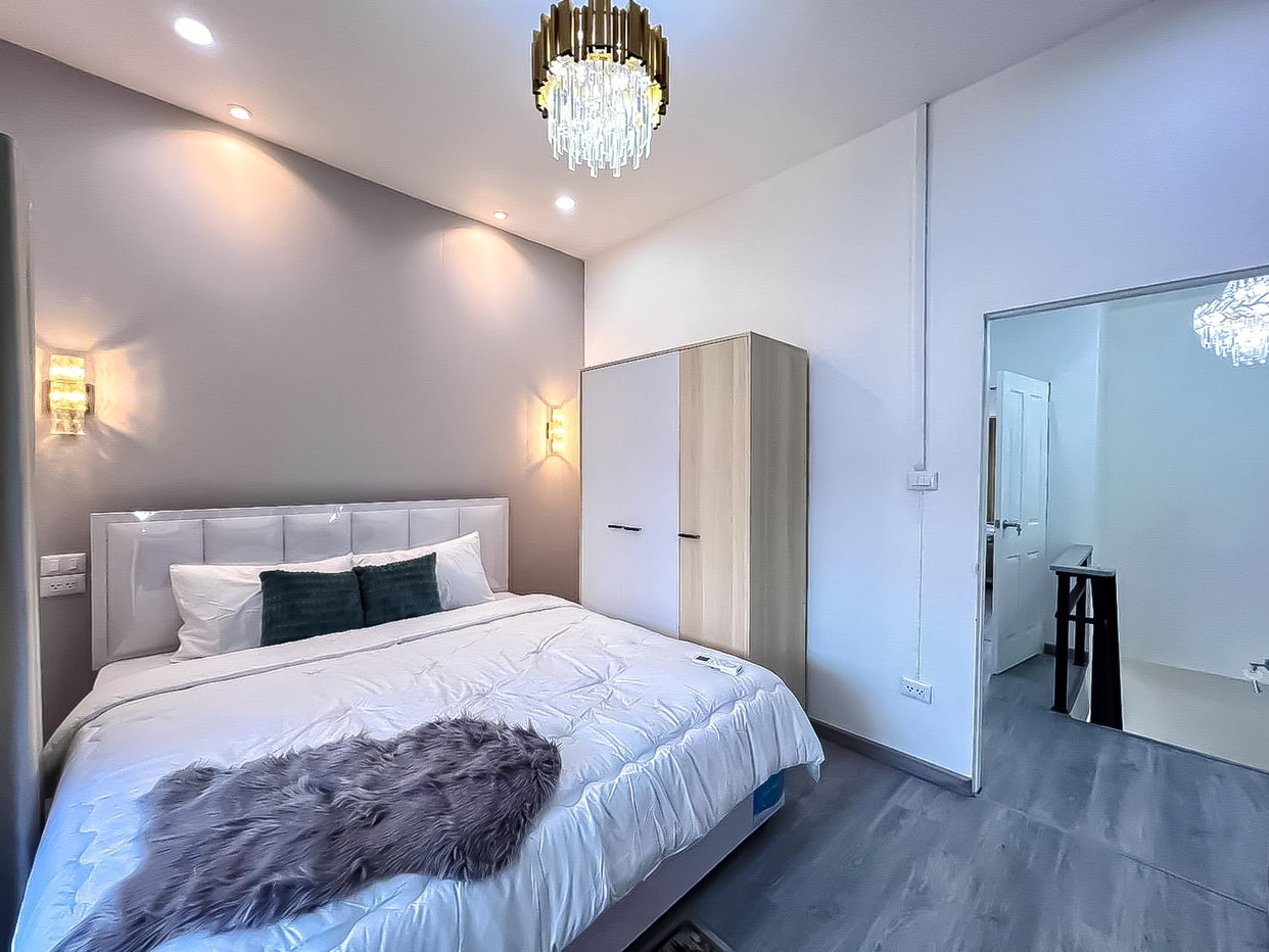 รูป Stylish Townhouse for Sale Noen Plub Wan Pattaya 2 Bedroom - รูปที่ 10/13