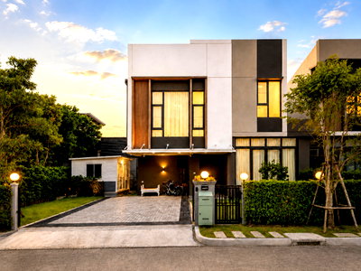 บ้านแฝด กรุงเทพมหานคร : [Smart Home] บ้านแฝดหลังมุม ดีไซน์ Double Volume บ้านกลางเมือง The Edition ปิ่นเกล้า-บรม 2 ใกล้ทางด่วน 15 นาทีถึงจตุจักร