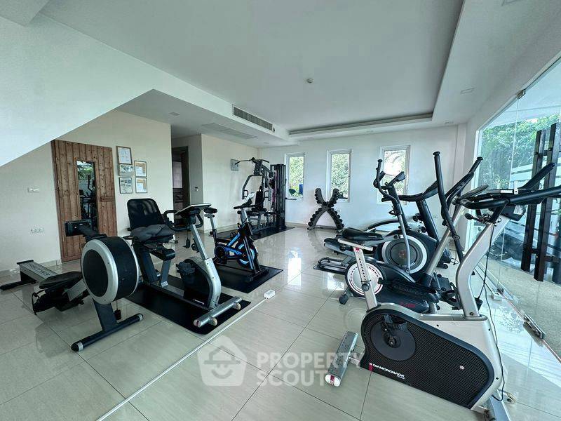picture 2-BR Condo For Sale At Paradise Ocean View Condominium (ID 3196955) - 15/17