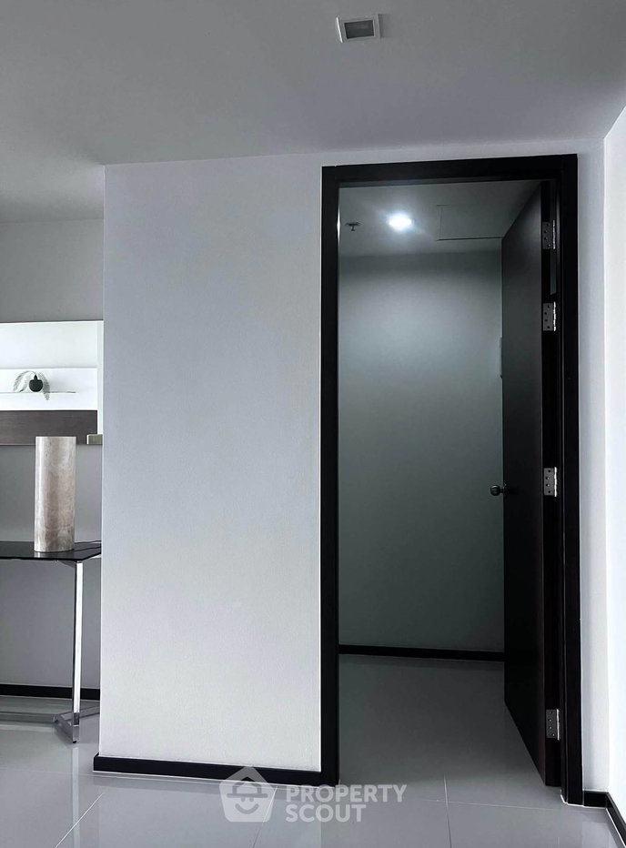 picture 19th-Floor 2-BR Sathon Heritage Residences Near BTS Chong Nonsi (ID 3201571) - 10/21