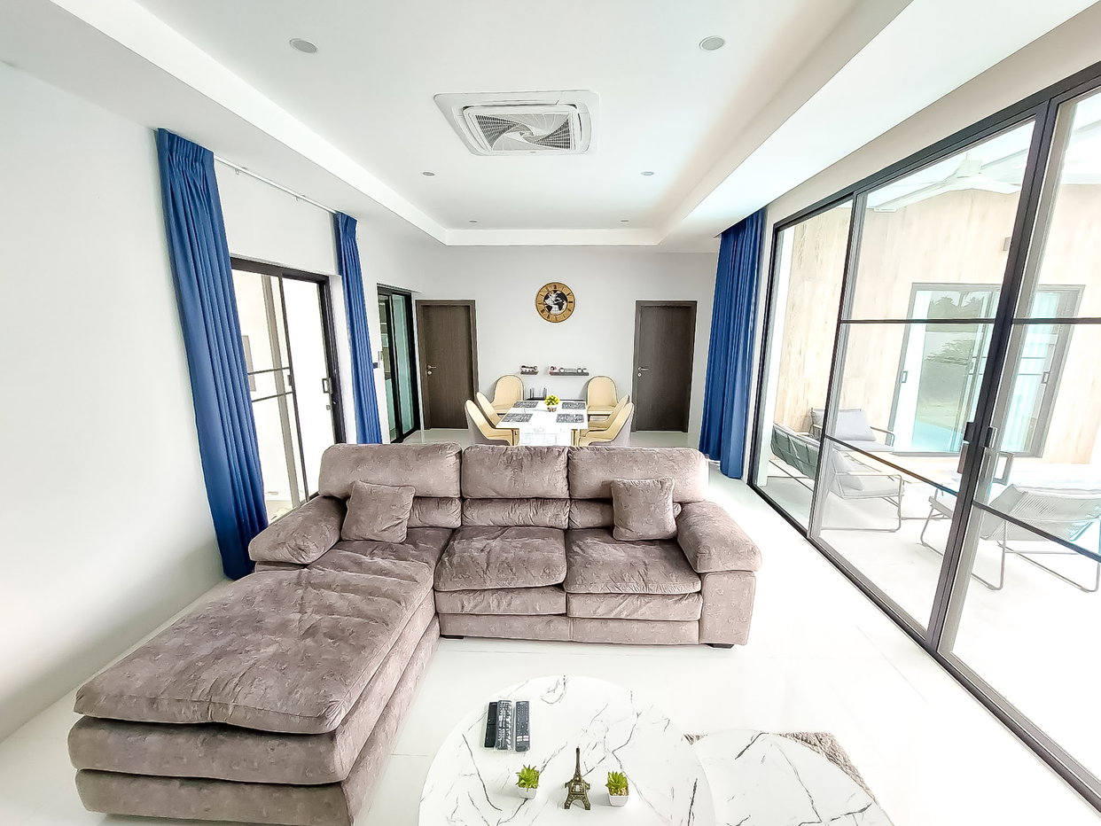 รูป Modern Pool Villa for Rent Nong Pla Lai East Pattaya 3Bed - รูปที่ 2/11