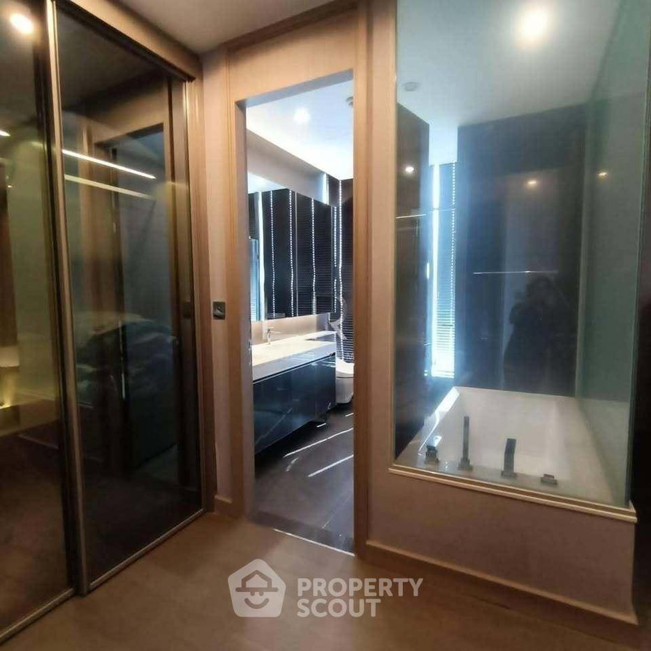 picture 20th-Floor 2-BR The Esse At Singha Complex, 100m To MRT Phetchaburi (ID 3202350) - 9/12